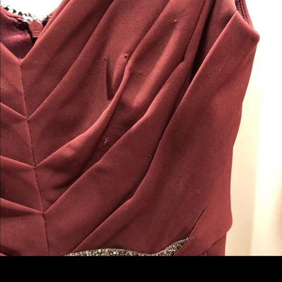 David's Bridal Long Mesh Dress with V-Neck and Beaded Waistband Size 0 WINE COLO - Picture 6 of 8